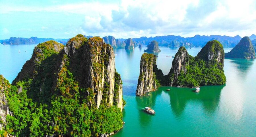 From Hanoi: Halong Bay Day Trip with Lunch and Transfers - Sung Sot Cave means stairs and crowds