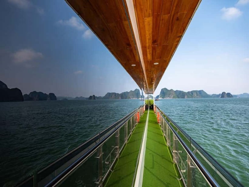 From Hanoi: Halong bay Luxury tour on 5 star cruise - Lunch with limestone views