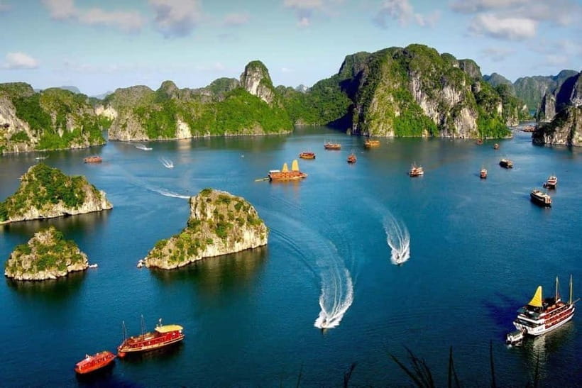 From Hanoi: Halong bay Luxury tour on 5 star cruise - Luon Cave by kayak or bamboo boat