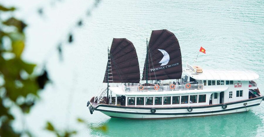From Hanoi: Halong day trip, Route 2, 6hours, Small group - Lunch on the boat, with seafood or vegetarian food