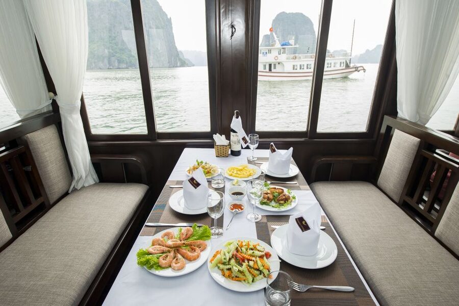 From Hanoi: Halong day trip, Route 2, 6hours, Small group - Titop Island for swimming and a high view