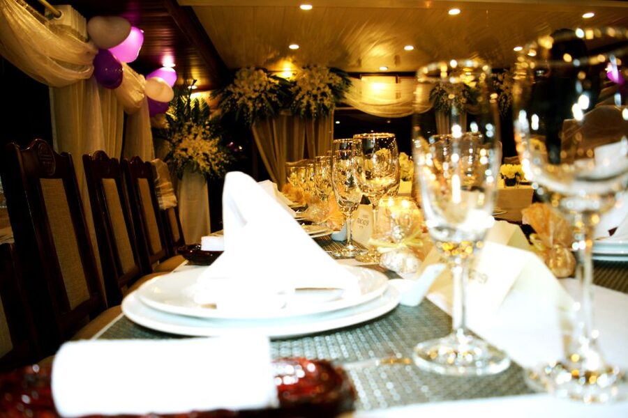 From Hanoi: Halong Explorer 3-Day Deluxe Cruise - The cabin, meals, and onboard comfort