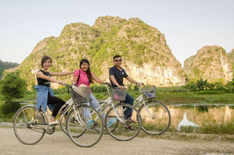 From Hanoi: Hoa Lu/Bai Dinh-Tam Coc/Trang An-Mua Cave Tours - Why Ninh Binh works so well as a Hanoi day trip