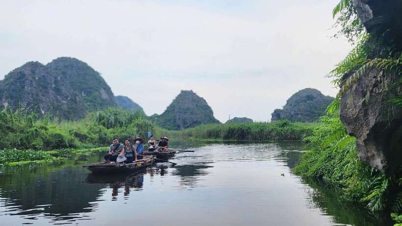 From Hanoi: Hoa Lu/Bai Dinh-Tam Coc/Trang An-Mua Cave Tours - The buffet lunch: useful fuel, not a food tour