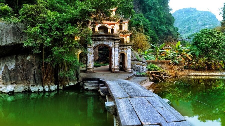 From Hanoi: Hoa Lu, Hang Mua Hike, Tam Coc Boat, and Lunch - At a glance