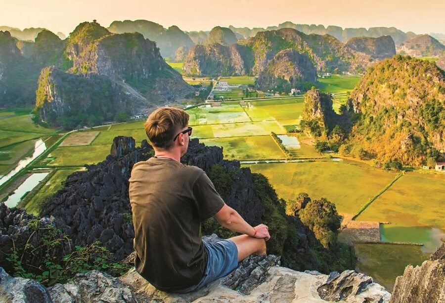 From Hanoi: Hoa Lu, Hang Mua Hike, Tam Coc Boat, and Lunch - Guide service and group size