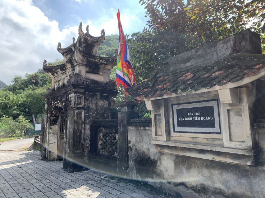 From Hanoi: Hoa Lu, Hang Mua Hike, Tam Coc Boat, and Lunch - The return to Hanoi