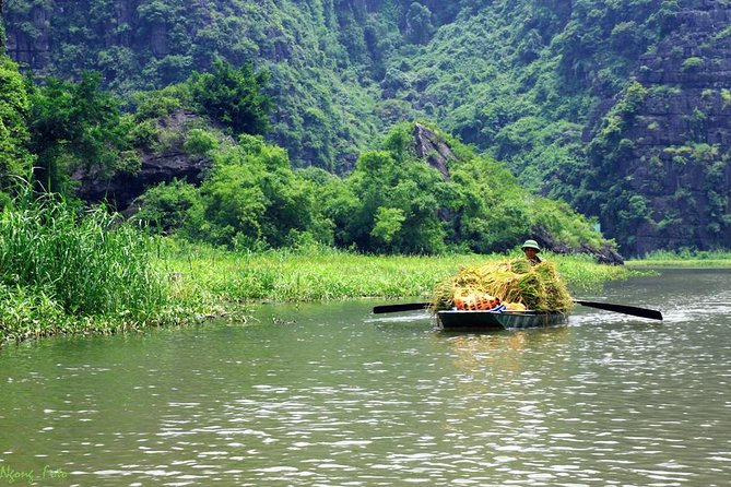 From Hanoi: Hoa Lu - Tam Coc boating - Cycling & Mua Cave visit - Mua Cave and the 500-step climb