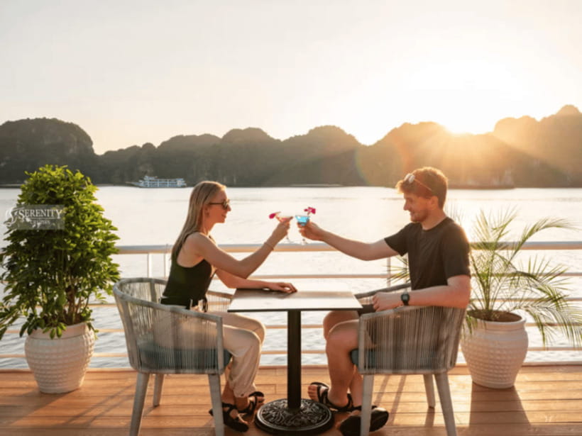 From Hanoi: Lan Ha Bay and Cat Ba Island Cruise with Lunch - Lunch with a view