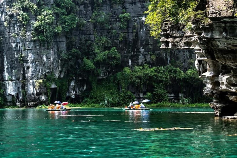 From Hanoi: Ninh Binh Bai Dinh or Hoa Lu, Trang An, Mua Cave - Vietnamese lunch before the boat ride