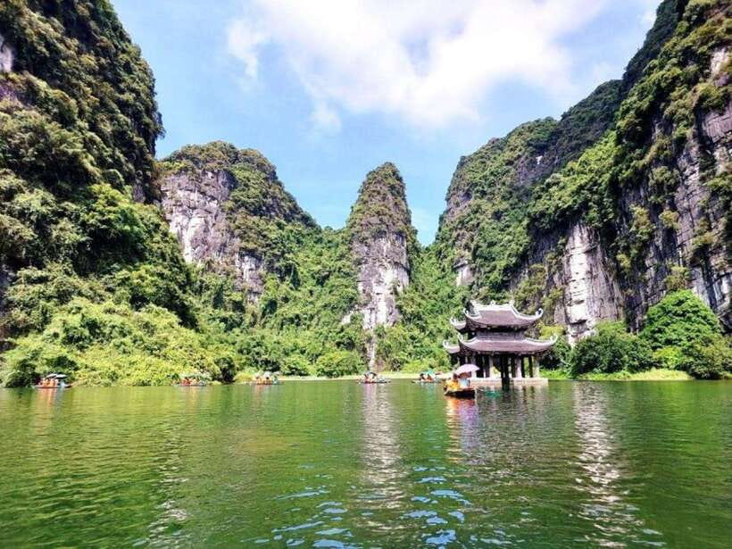 From Hanoi: Ninh Binh, Bai Dinh, Trang An and Mua Cave Trip - Mua Cave and the nearly 500-step climb