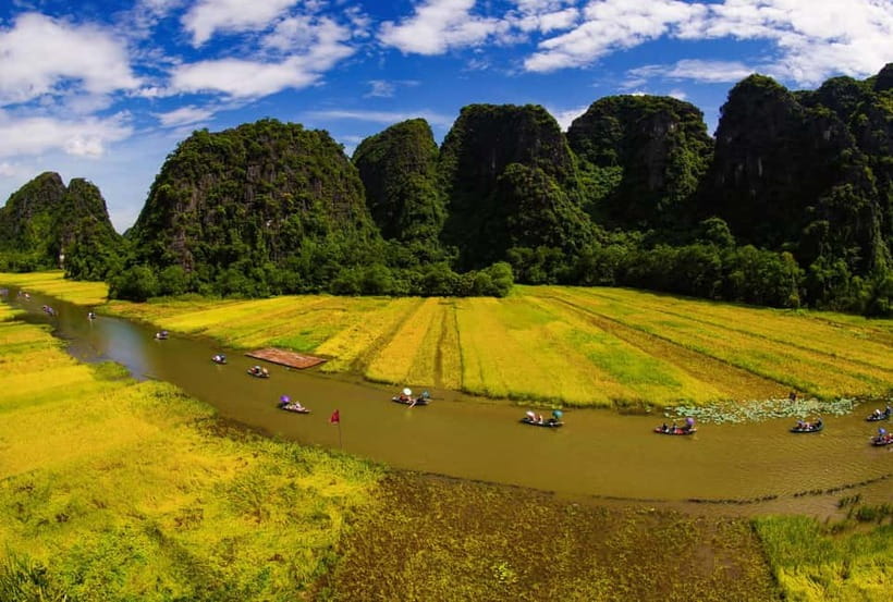 From Hanoi: Ninh Binh Boat Ride, Mua Cave Hike, Temple Visit - The Mua Cave climb and Tam Coc from above