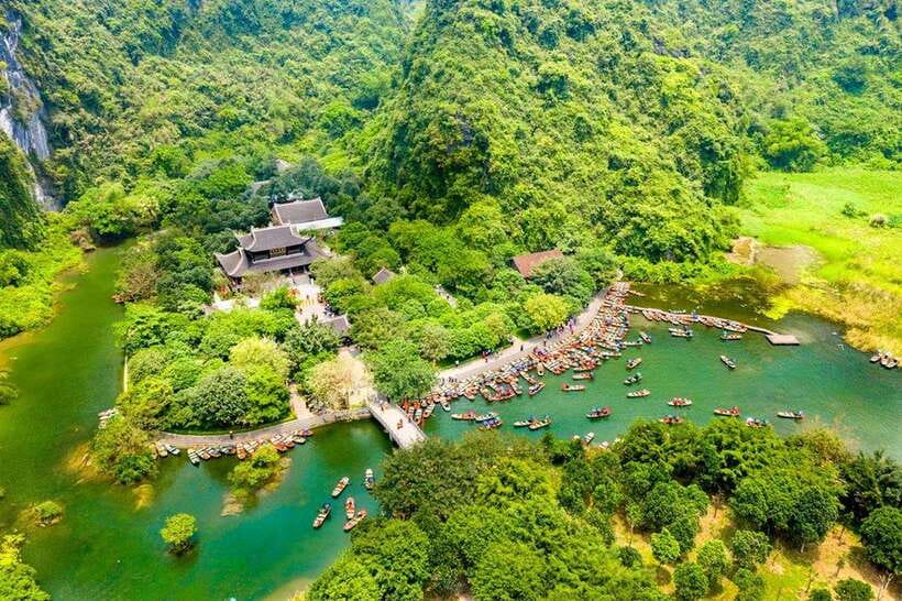 From Hanoi: Ninh Binh Boat Ride, Mua Cave Hike, Temple Visit - Choosing between Trang An and Tam Coc