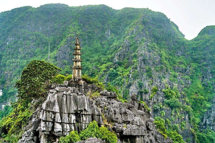 From Hanoi: Ninh Binh- Hoa Lu-Tam Coc- Mua Cave- Highlight - Vietnamese buffet lunch and local goat dishes