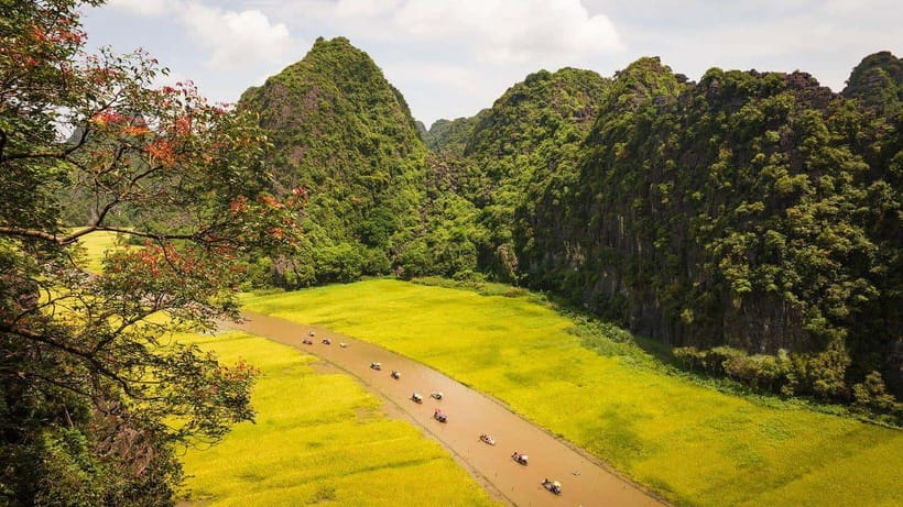 From Hanoi: Ninh Binh- Hoa Lu-Tam Coc- Mua Cave- Highlight - Early pickup from Hanoi’s Old Quarter