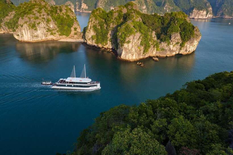 From Hanoi or Halong: Halong Bay Day Cruise - What the $97 price includes