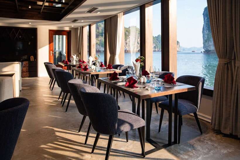 From Hanoi or Halong: Halong Bay Day Cruise - Vietnamese fusion lunch at sea