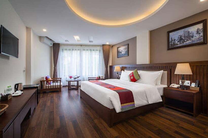 From Hanoi: Premium 2-Day Sapa Adventure with DCAR Limousine - Fansipan or a second village trek