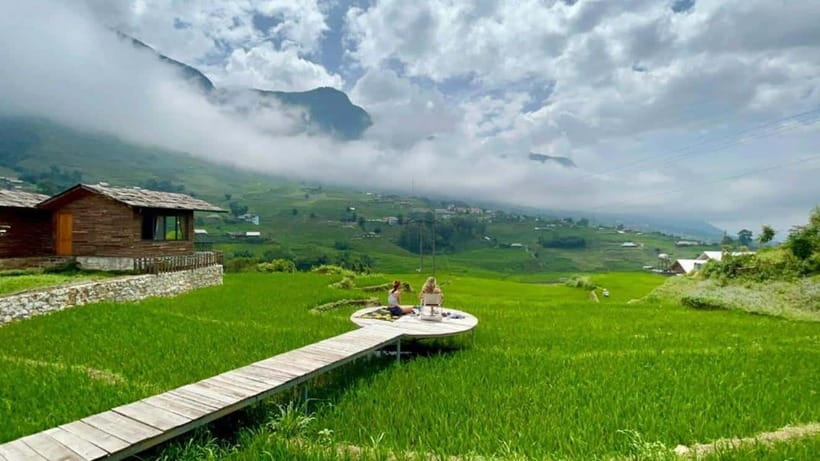 From Hanoi: Premium 3-Day Sapa Adventure with DCAR Limousine - Guide arrangements and group expectations