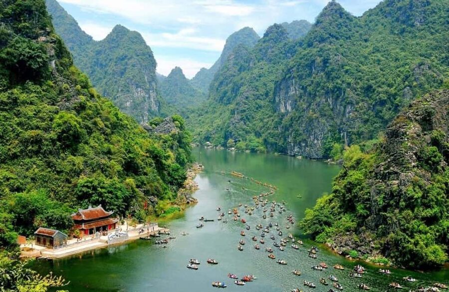 From Hanoi: Trang An eco-tourism - Hoa Lu ancient & Mua Cave - Why this Ninh Binh day trip works