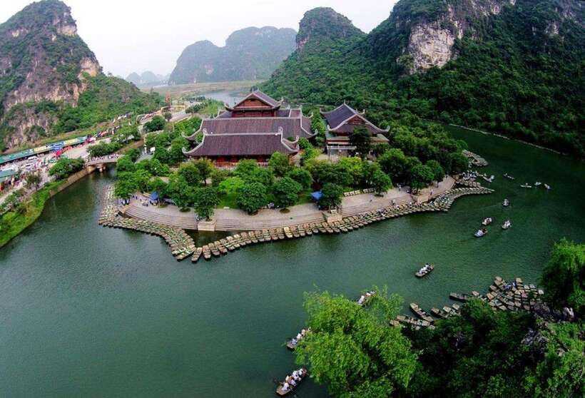 From Hanoi: Trang An eco-tourism - Hoa Lu ancient & Mua Cave - Hoa Lu and the first Vietnamese royal capital