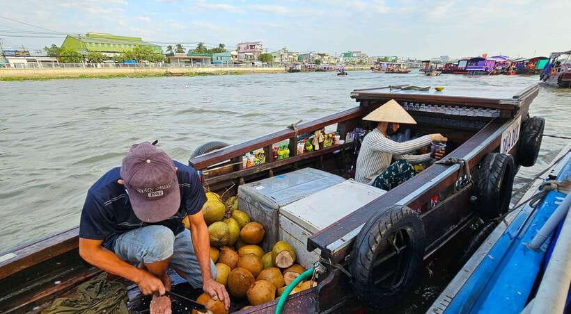 From HCM: Mekong Delta Can Tho Floating Market 2-Day Tour - Cai Rang Floating Market before the city wakes up