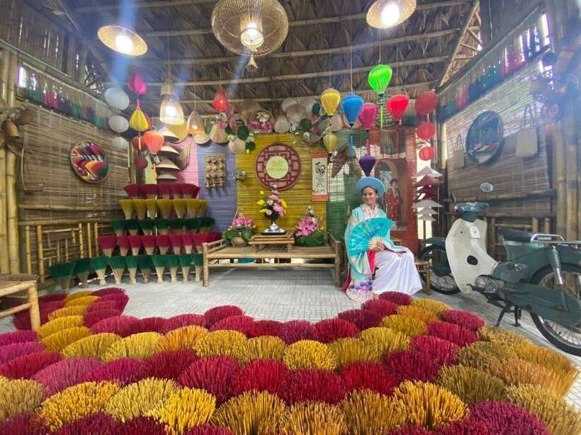 From Hue : Full-Day City Highlights Tour with Lunch - Thien Mu Pagoda and the Perfume River