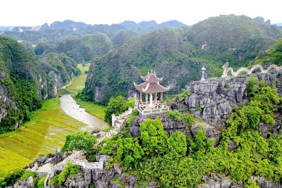 From Ninh Binh : Bai Dinh, Hoa Lu, Trang An, Mua Cave Tour - Hoa Lu and Vietnam’s early royal story