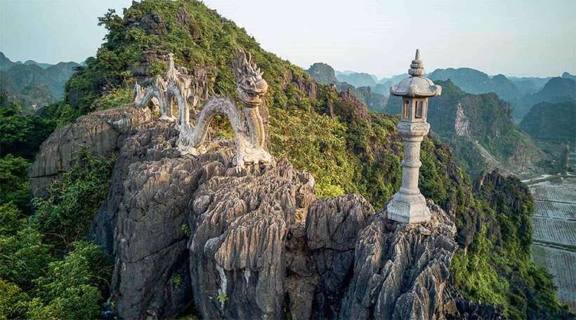 From Ninh Binh: Hoa Lu, Bai Dinh, Trang An, & Mua Cave Tour - Bai Dinh Pagoda and its oversized scale