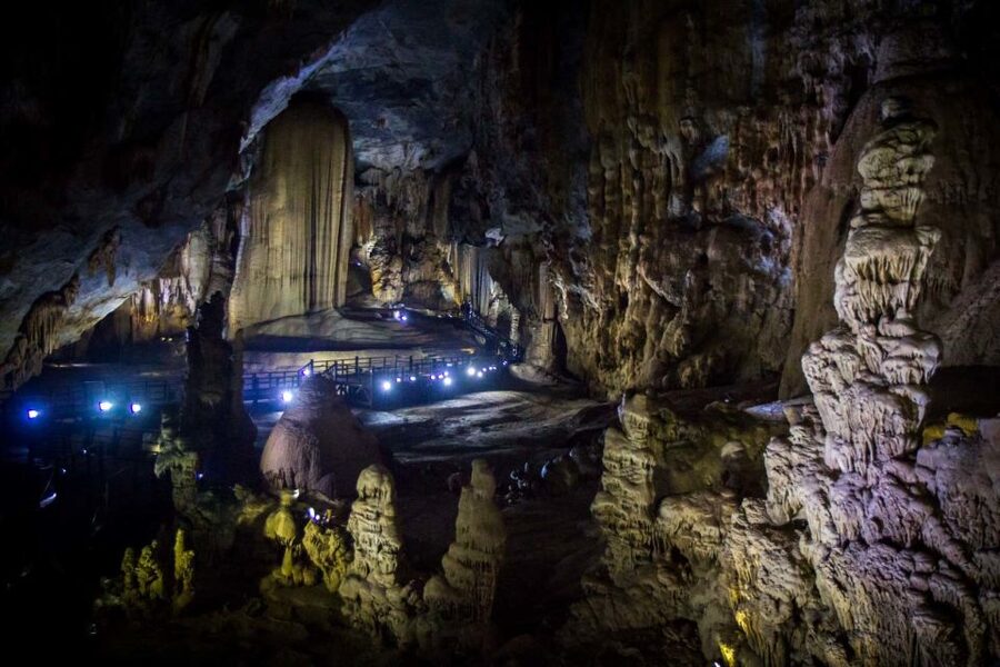 From Phong Nha/Dong Hoi: Paradise and Phong Nha Cave Tour - Paradise Cave and its long dry chambers