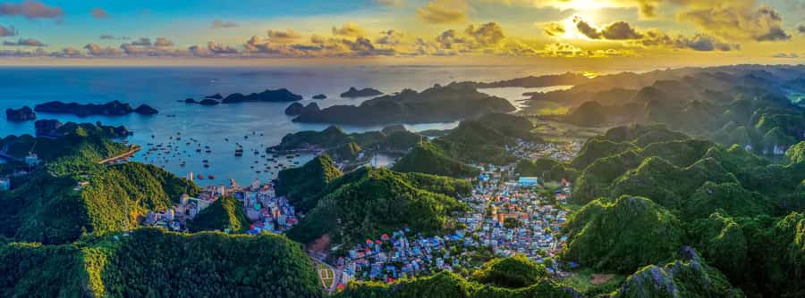Full day boat trip with Cat Ba's captain Jack - Ba Trai Dao beaches and the first swim