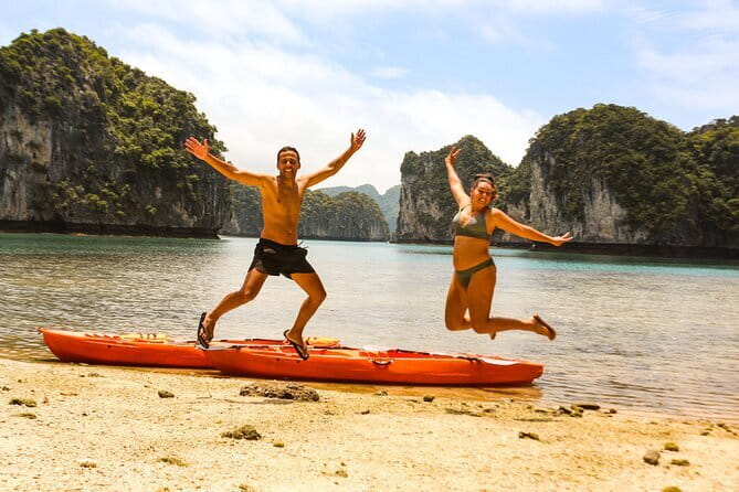 Full day deep water soloing - Kayaking in Cat Ba - Ha Long Bay. - Kayaking to Hồ Ba Hầm