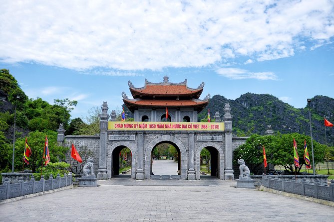 Full-Day Ninh Binh Highlights Tour from Hanoi - The limousine van and the long Hanoi transfer