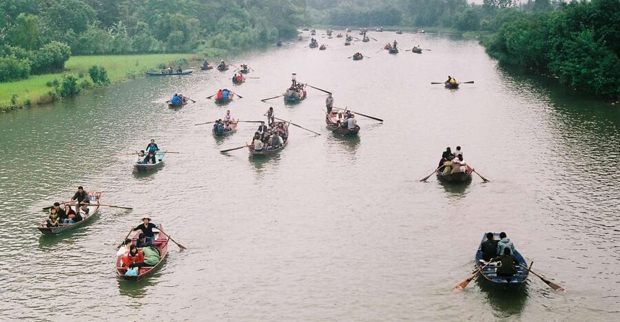 Full-Day Perfume Pagoda Private or Small-Group Tour - Yen Stream by small rowboat
