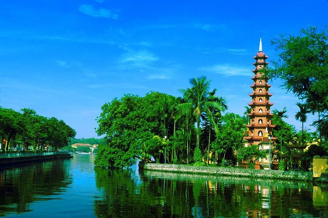 Full-day Private Hanoi Sightseeing Tailored on request - Ho Chi Minh Mausoleum and Ba Dinh Square