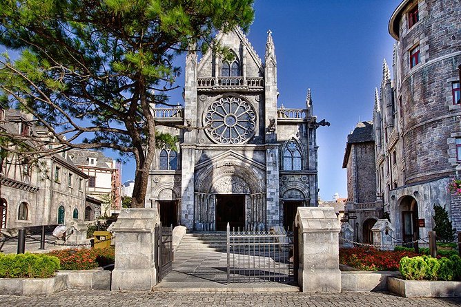 Golden Bridge & Ba Na Hills 1 Day including buffets lunch & 2 ways Cable Car - Buffet lunch on the mountain