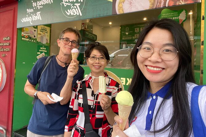 (Group/Individual) HANOI STREET FOOD TOUR - What makes the guides valuable