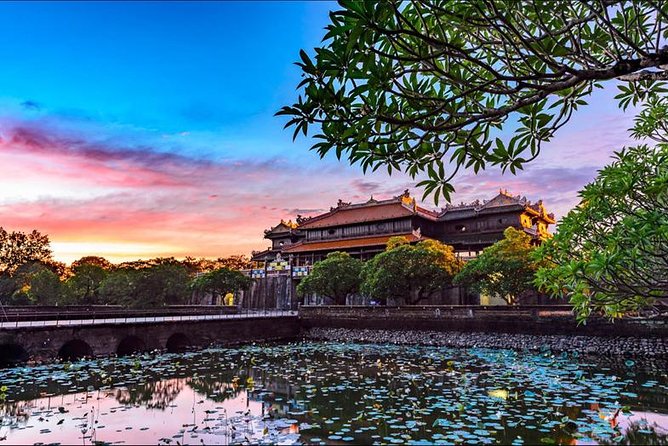 Group Tour: Visit Hue Imperial From Da Nang - Full Day Trip - Entering the Hue Citadel