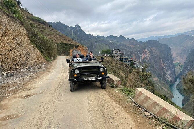 Ha Giang Army Open Air Jeep 2 Days Get Off the beanten path - Day two: the road to Ma Pi Leng Pass