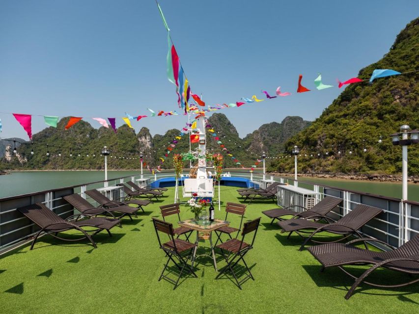 Ha Long: Afternoon Cruise with Lunch, Kayaking, and Swimming - Climbing Titop Island for the big view