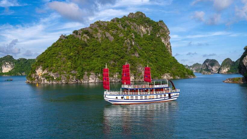 Ha Long Bay - Bai Tu Long Bay Luxury Boat Tour & Transfer - Why this day works well for a first Ha Long Bay visit