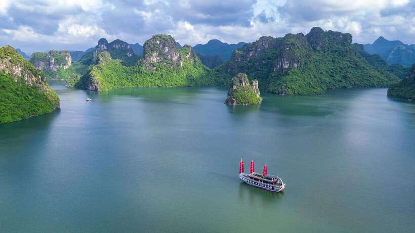 Ha Long Bay - Bai Tu Long Bay Luxury Boat Tour & Transfer - Sung Sot Cave and its steep, showy interior