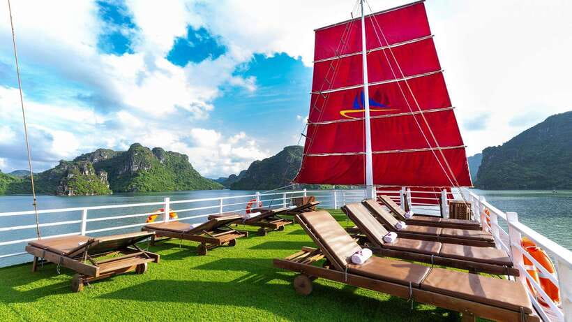 Ha Long Bay - Bai Tu Long Bay Luxury Boat Tour & Transfer - Luon Cave by kayak or bamboo boat