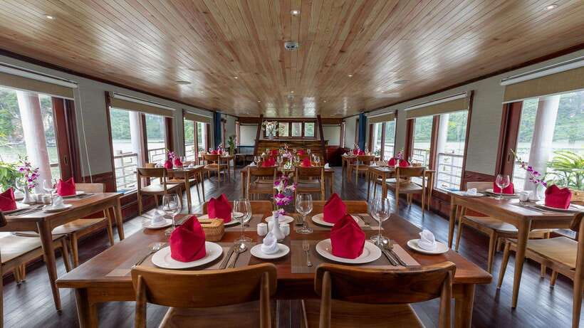 Ha Long Bay - Bai Tu Long Bay Luxury Boat Tour & Transfer - Titop Island for the view and the beach