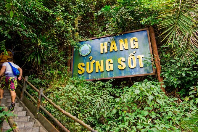 Ha Long Bay Cruise Day Tour - Cave, Kayaking, Swimming & Lunch - Hang Luon, kayaking or bamboo boat
