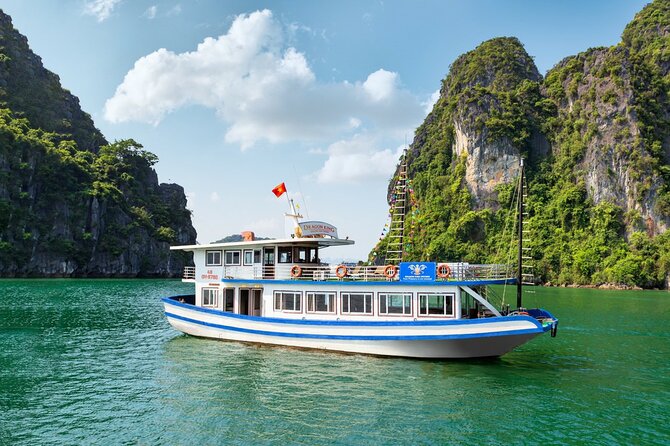 Ha Long Bay Cruise Day Tour with lunch, kayaking, surprise cave & titop island - A long Hanoi day built around Ha Long Bay