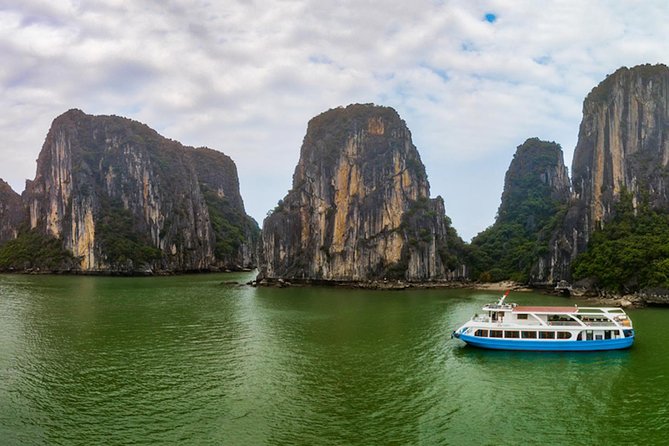 Ha Long Bay Six Hours Trip Kayaking & Swimming on Beach - Luon Cave by kayak or bamboo boat
