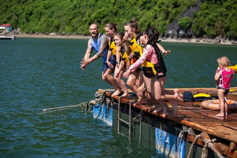 Ha Long & Lan Ha Bays: 2-Day Cruise with Meals & Kayaking - Brunch, check-out, and return to Tuan Chau