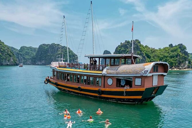 Ha Noi - Cat ba island - Lan Ha Bay - Kayaking 1 Day - Kayaking through K.A Cave and Bat Cave