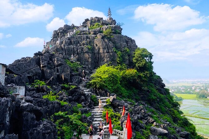Ha Noi_Ninh Binh Tour Full Day_Mua Cave - Tam Coc - Hoa Lu - Lunch in Ninh Hai: a useful pause, with the bill separate